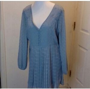 Lulu"s size XL dress knee length Swiss DOTS V neck shift